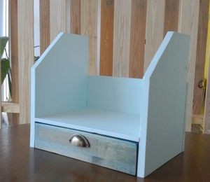 2014初DIYは卓上の本棚作りました。